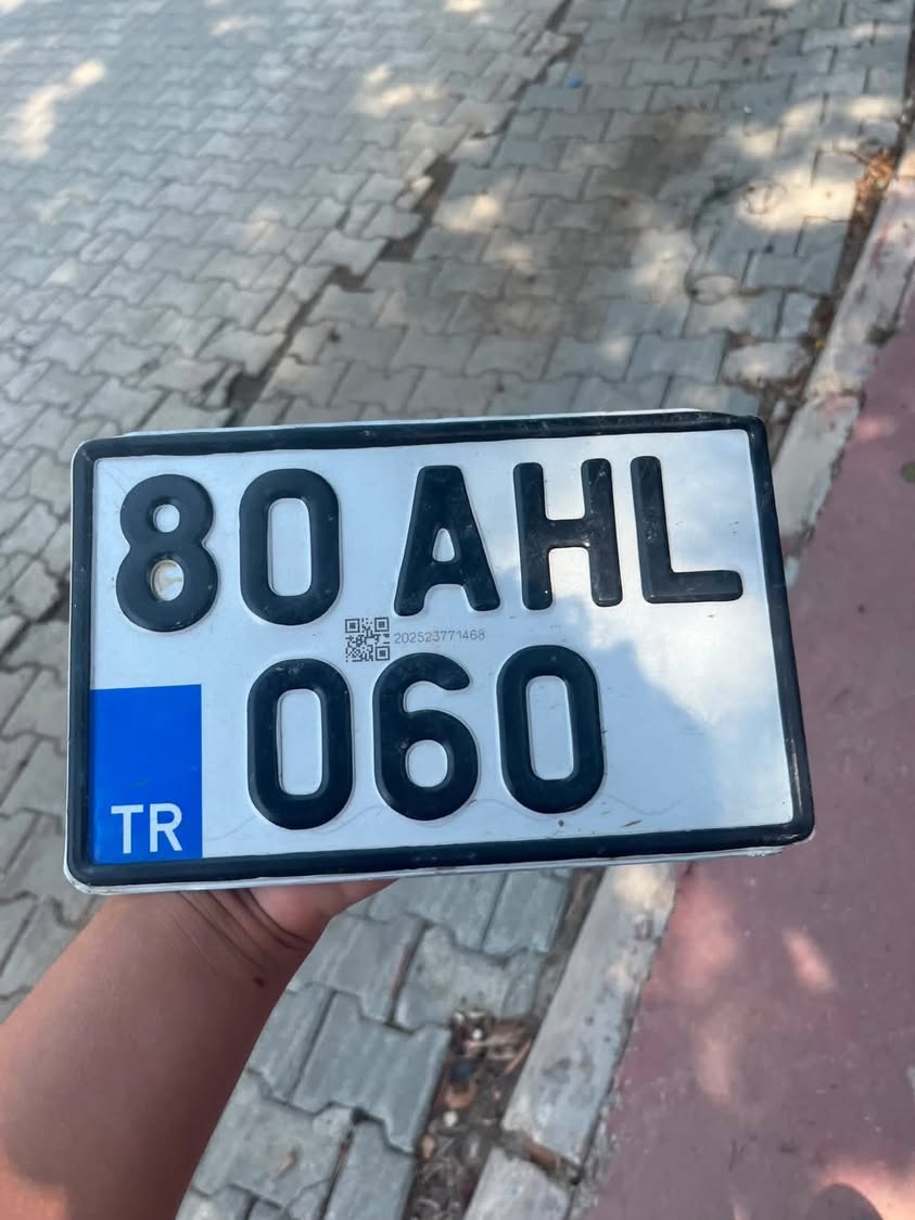 PLAKA BULUNDU SAHIBI BU NUMARADAN ULAŞABILIR 05015964615