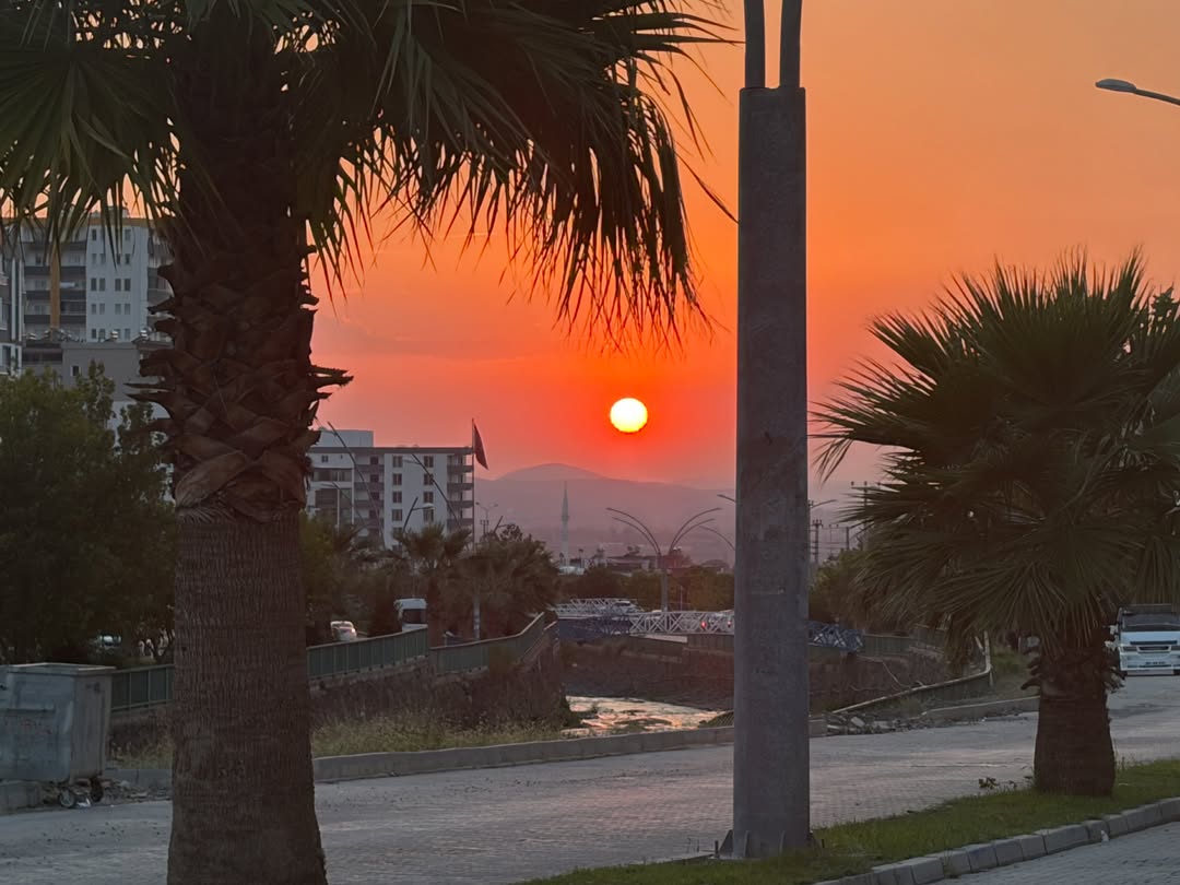 DÜZİÇİ GÜN BATIMI Sizlerde Düziçimizin güzel fotoğraflarını bizlere atın isminizle yayınlaya...